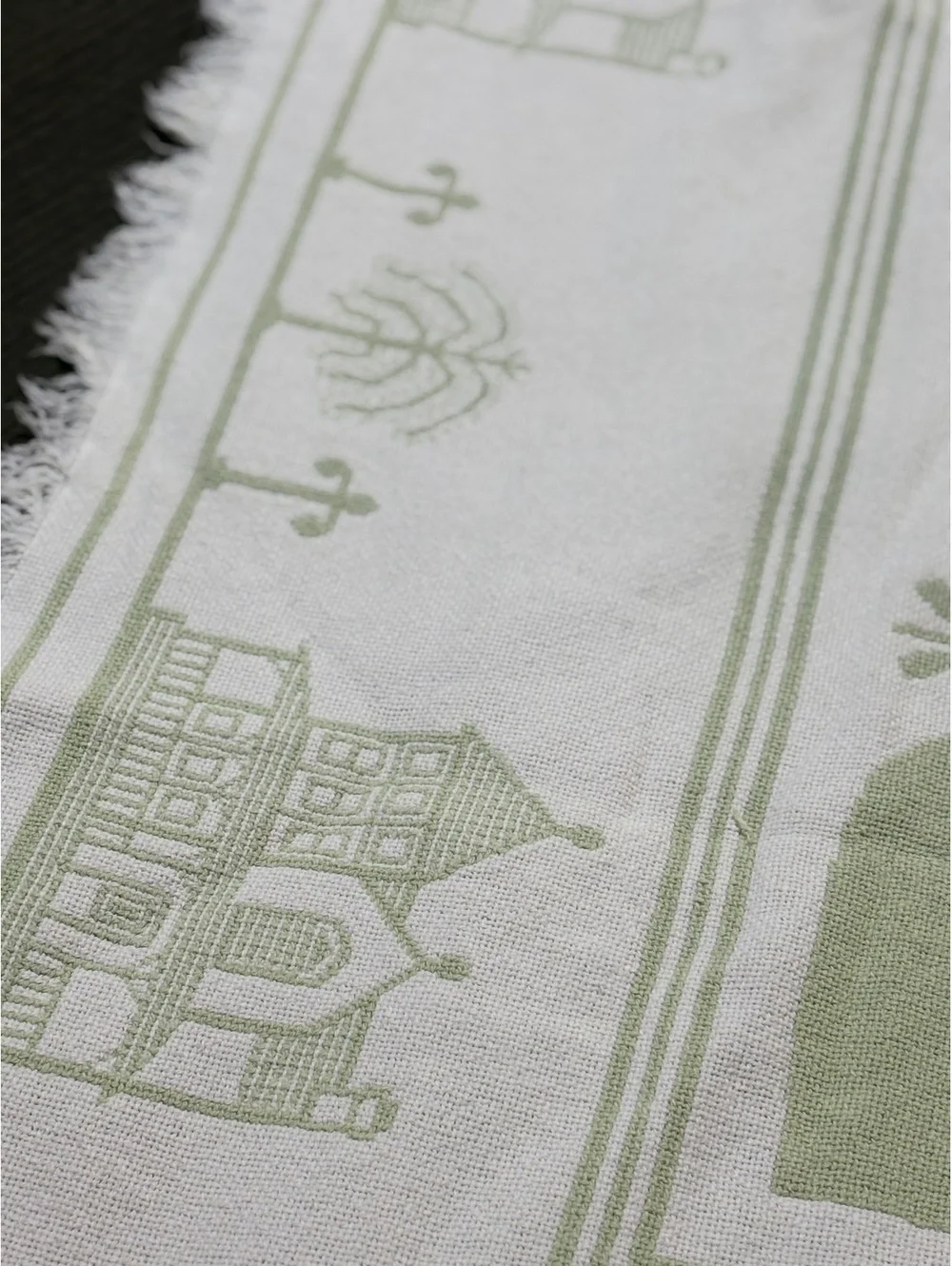Vintage Style Woven Throw Blanket with Heart and House Motif